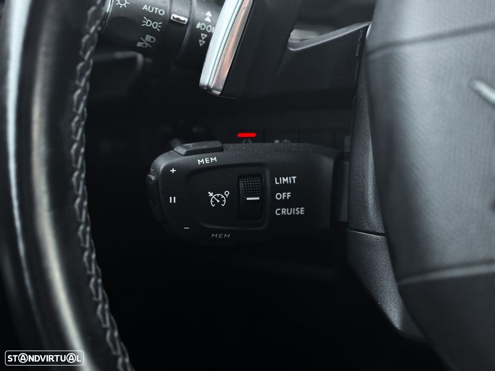 DS DS7 Crossback - 24