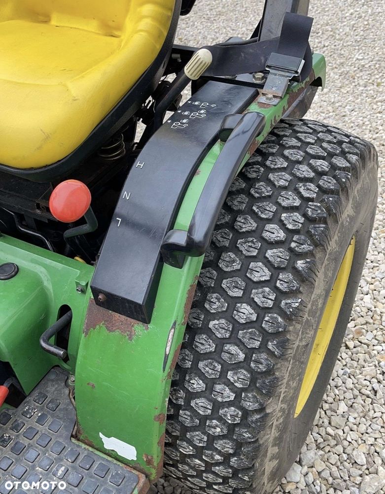 John Deere 4100 - 16