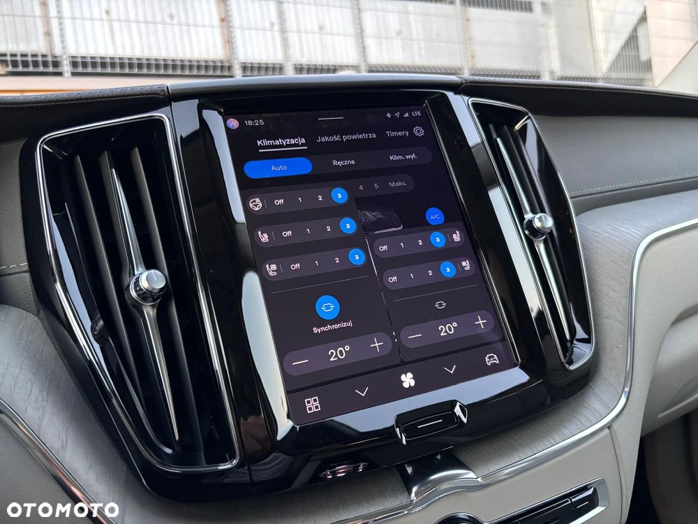 Volvo XC 60 T6 AWD Recharge Plus Bright - 29