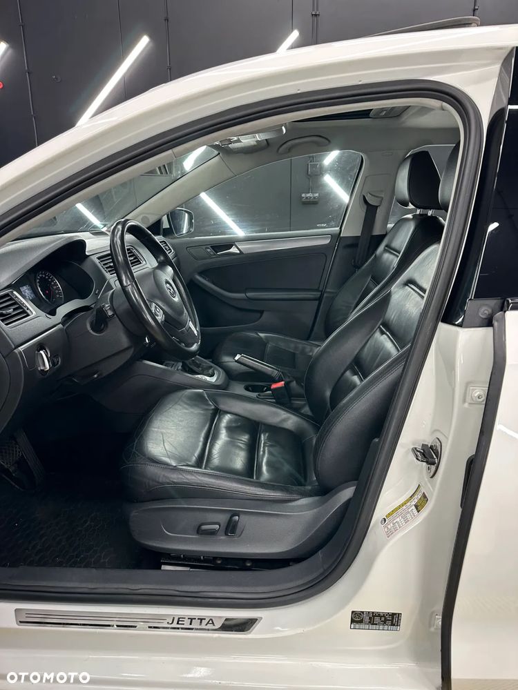 Volkswagen Jetta 2.0 TDI DPF DSG Highline - 2