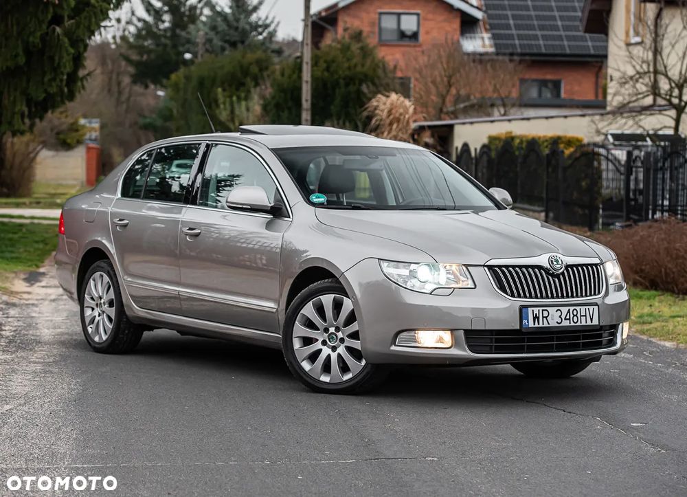 Skoda Superb 2.0 TDI DSG Elegance - 9