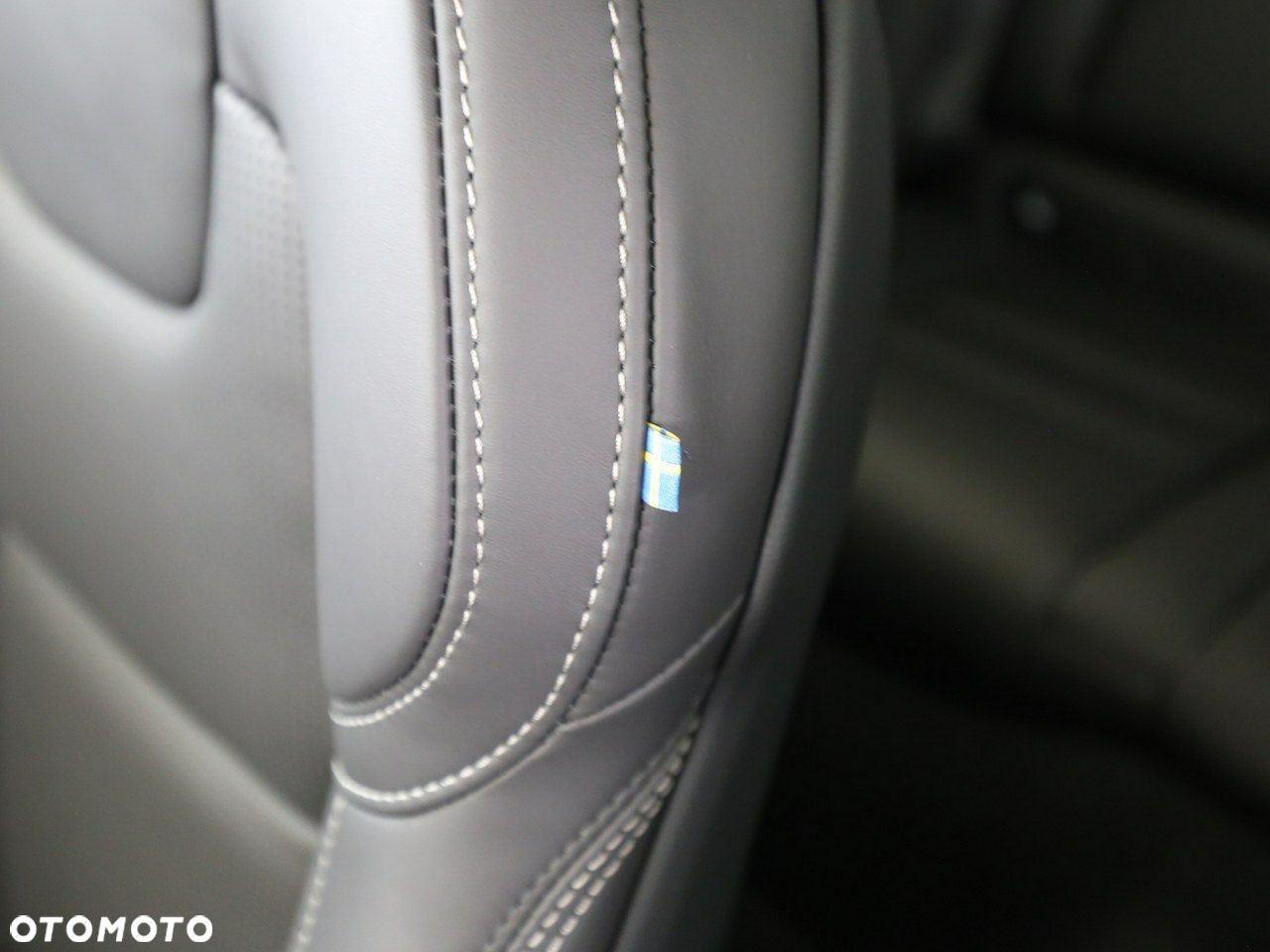 Volvo V60 Cross Country B5 B AWD Ultimate - 14