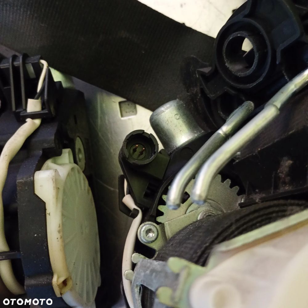 Pasy bezpieczeństwa polo 6R - 2