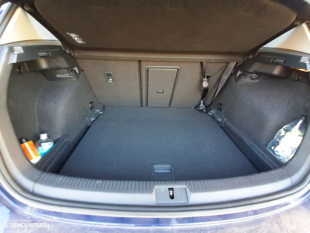 VW Golf 1.6 TDI R-Line - 22