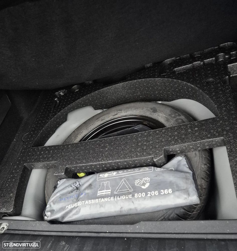 Peugeot 2008 1.2 PureTech Allure - 8