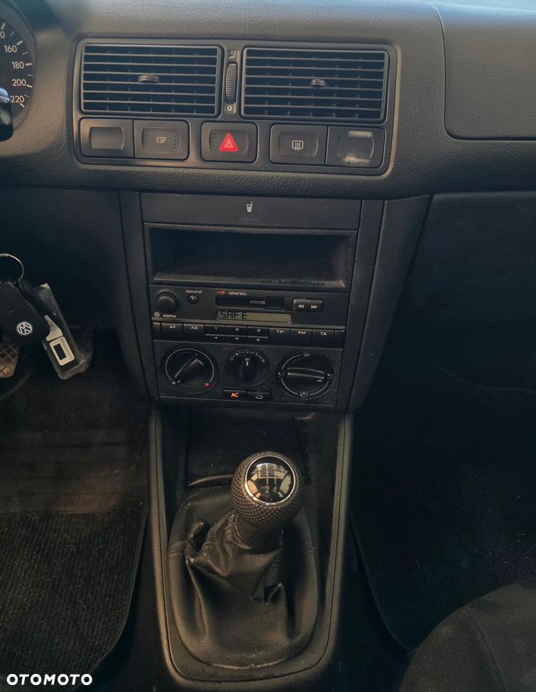 Volkswagen Golf 1.4 Comfortline - 12