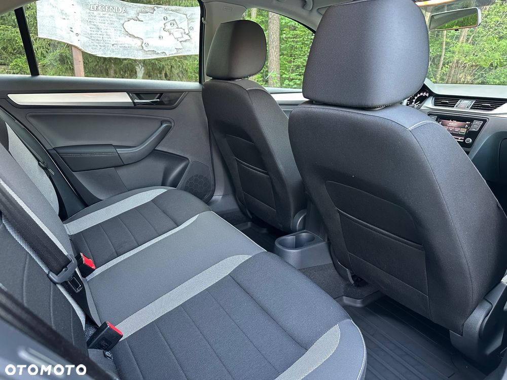 Skoda RAPID 1.0 TSI Ambition - 23