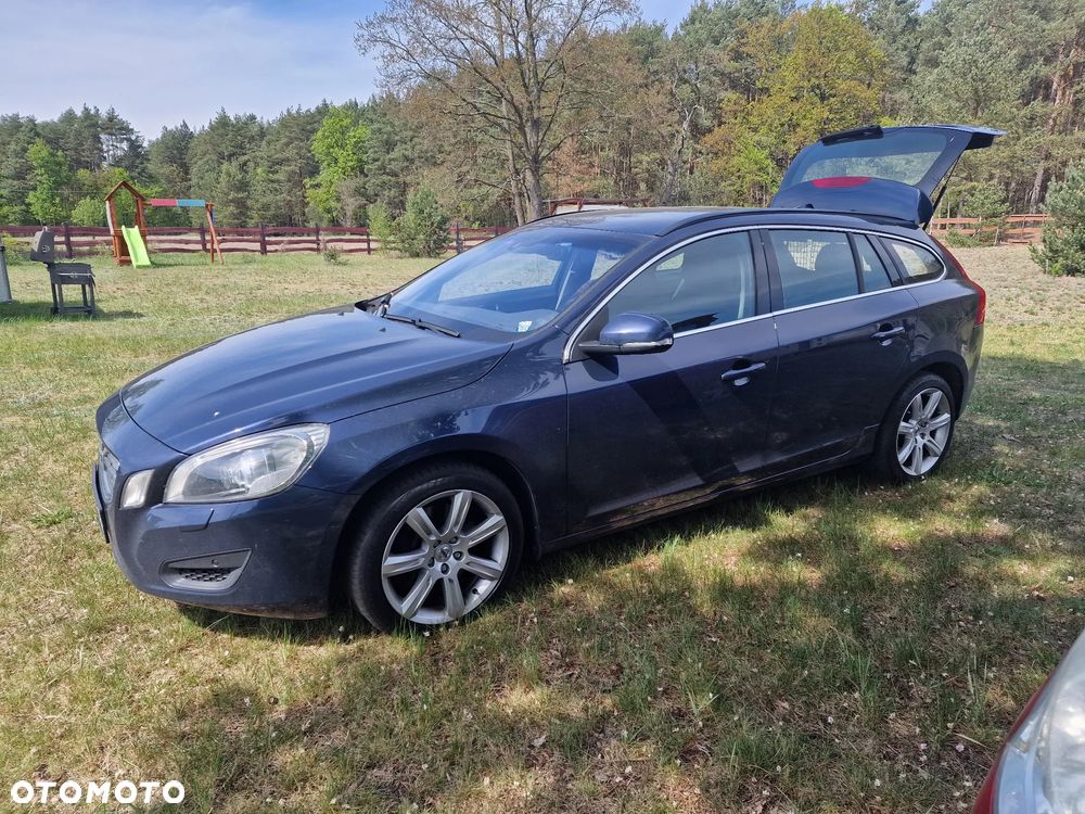 Volvo V60 D5 AWD Momentum - 8