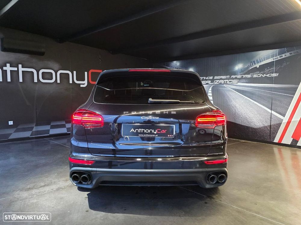 Porsche Cayenne Platinum Edition - 9