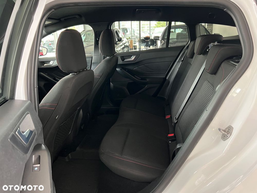Ford Focus 1.0 EcoBoost mHEV ST-Line - 35