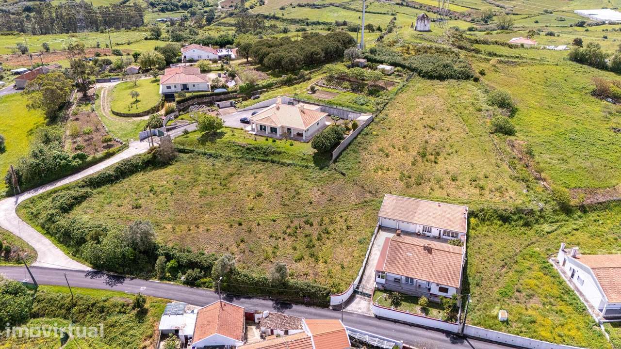 Terreno de 3650m2 em Área Urbana | Fetais, Sobral de Monte Agraço - Grande imagem: 4/36