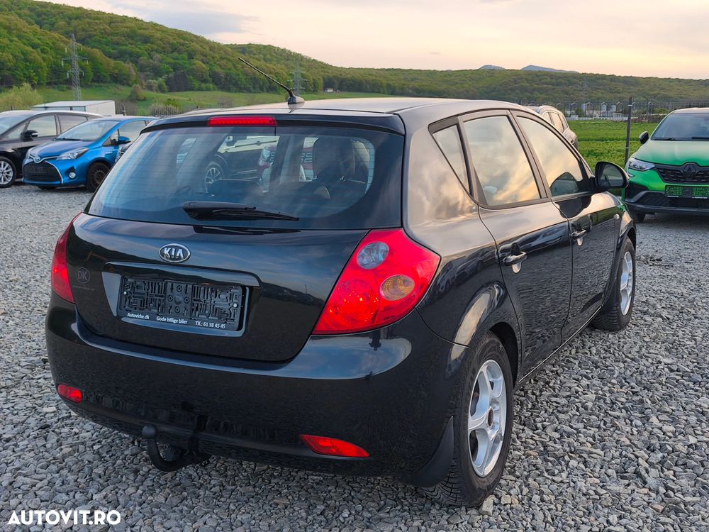 Kia Ceed - 10