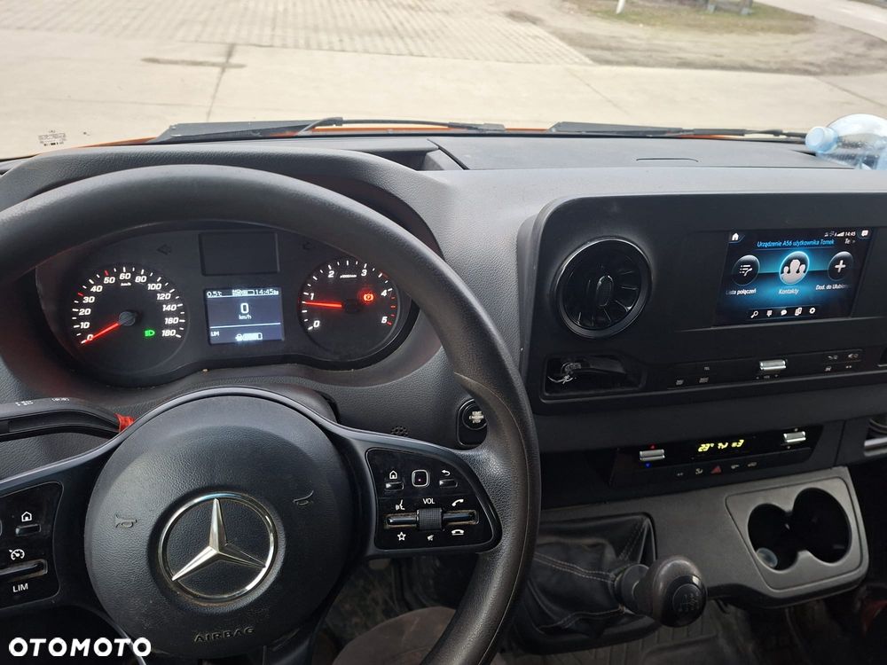 Mercedes-Benz Sprinter - 8