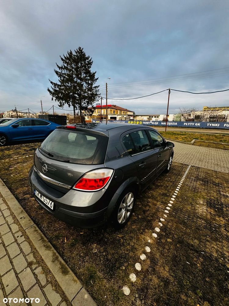 Opel Astra 1.6 Essentia - 5