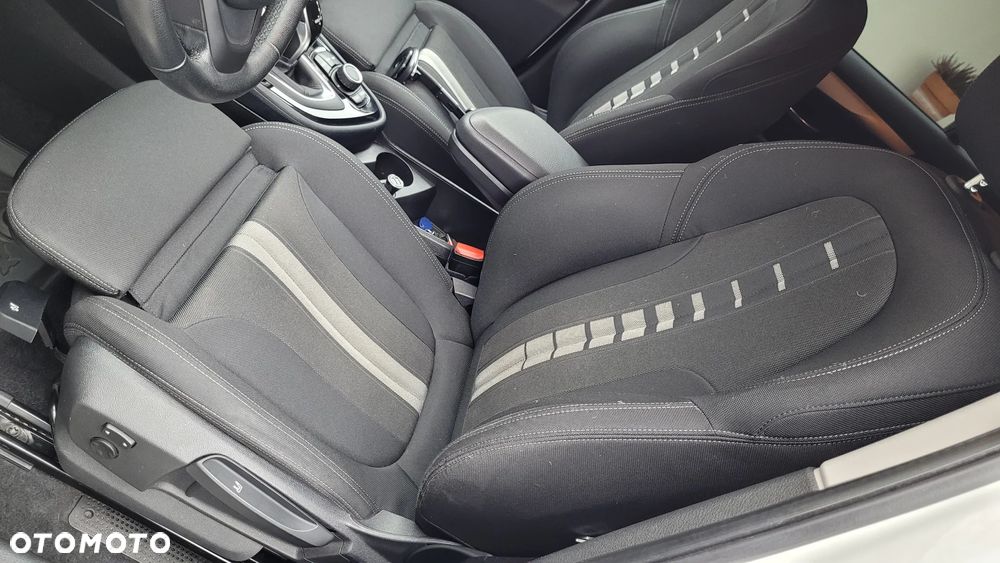 BMW Seria 2 218d Advantage - 5