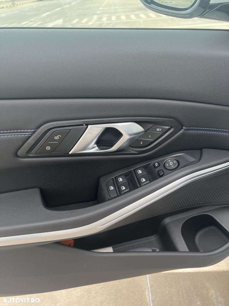 BMW Seria 3 318i AT - 9