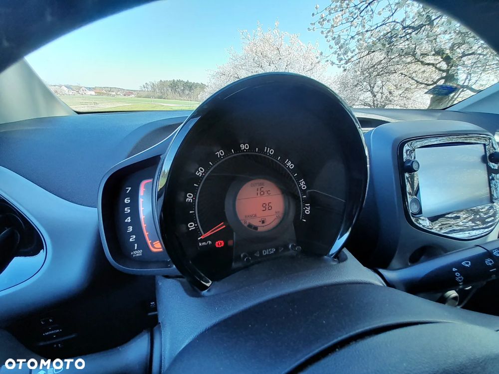 Toyota Aygo x-play - 33