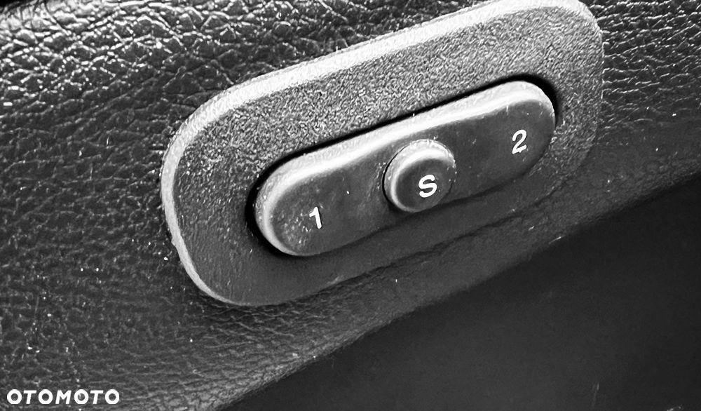 Jeep Grand Cherokee - 28
