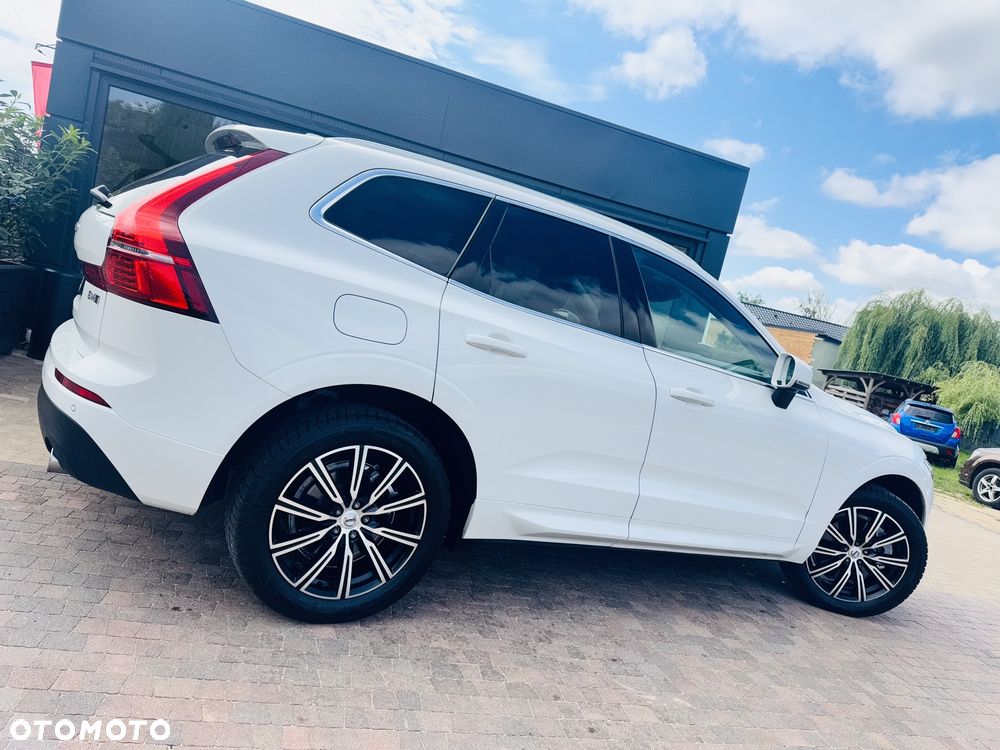 Volvo XC 60 B4 D AWD Geartronic Momentum Pro - 3