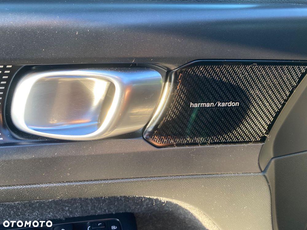 Volvo XC 40 - 18