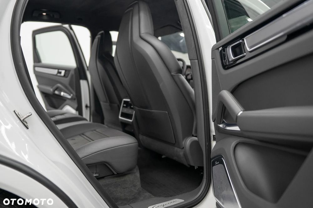 Porsche Cayenne ver-turbo - 12