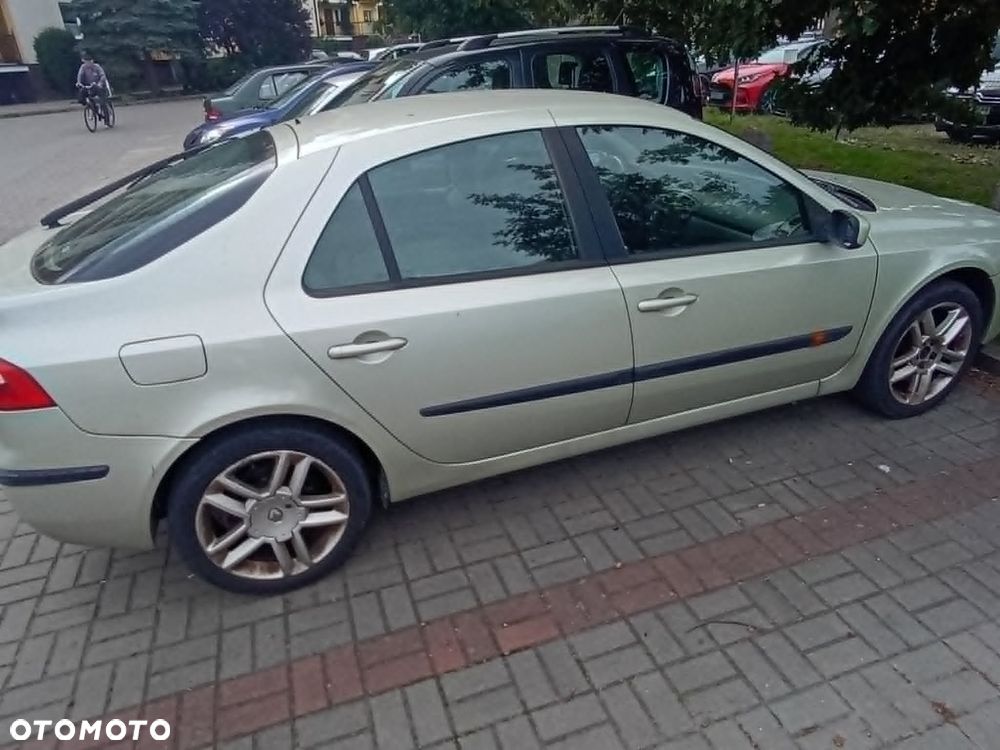 Renault Laguna - 1