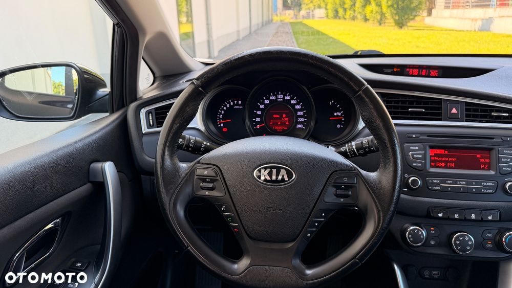 Kia Ceed 1.4 CVVT UEFA EURO 2016 - 19