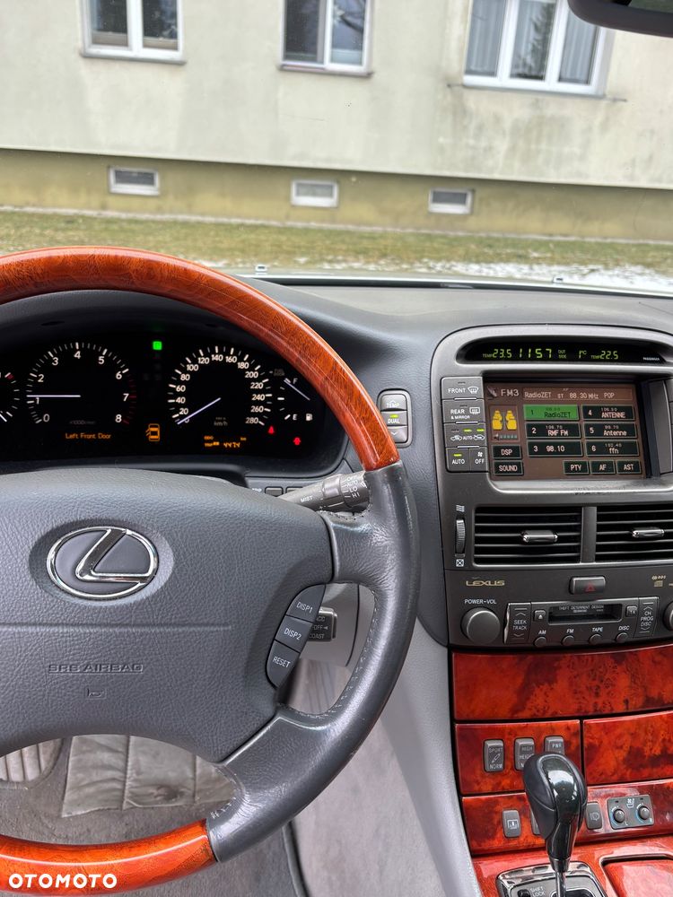 Lexus LS Comfort - 1
