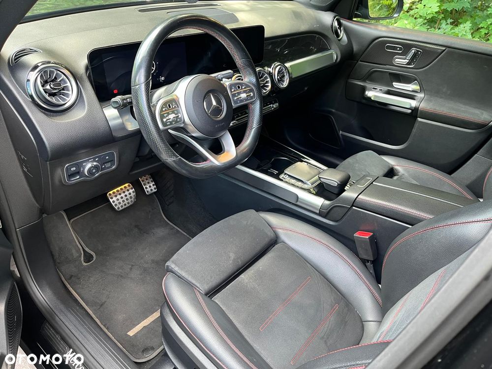 Mercedes-Benz GLB 250 4-Matic AMG Line 8G-DCT - 8