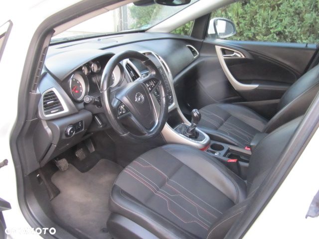 Opel Astra 1.4 T Cosmo - 8