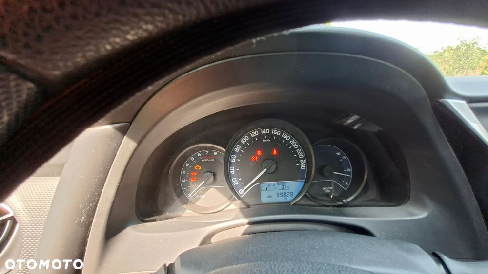 Toyota Auris 1.33 VVT-i - 11