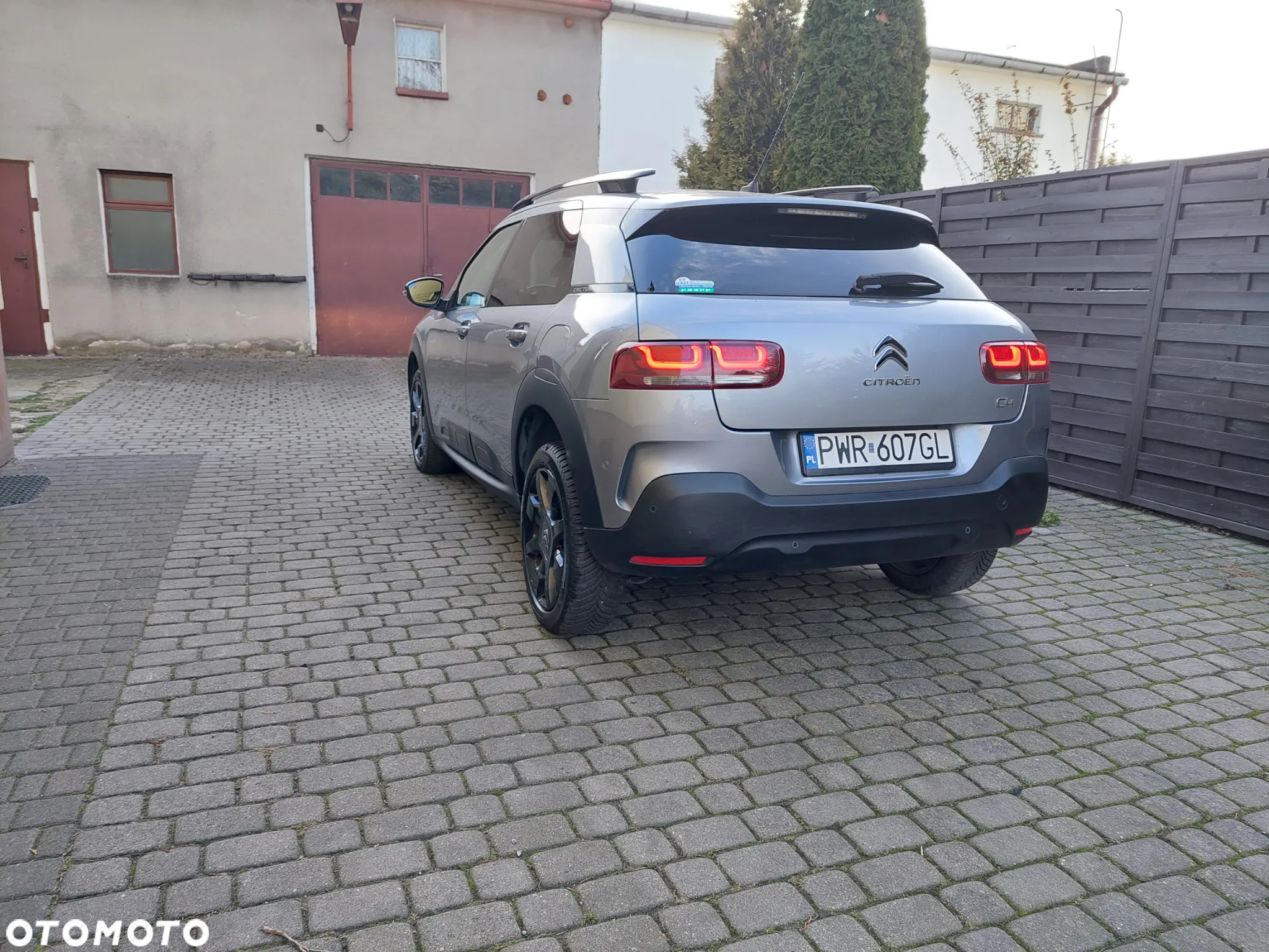 Citroën C4 Cactus 1.2 PureTech Shine S&S EAT6 - 4