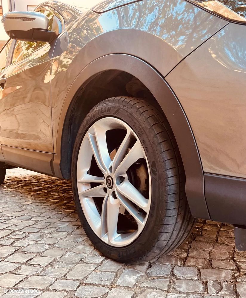 Nissan Qashqai 1.3 DIG-T N-Connecta - 29