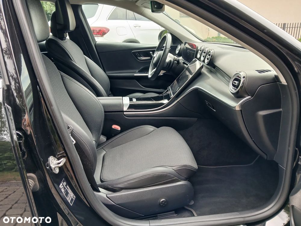 Mercedes-Benz Klasa C 200 mHEV 4-Matic Avantgarde - 11
