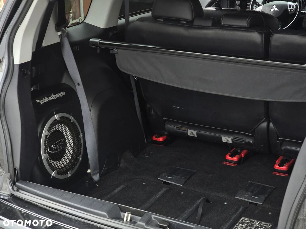 Mitsubishi Outlander 2.0 DID Intense + - 33