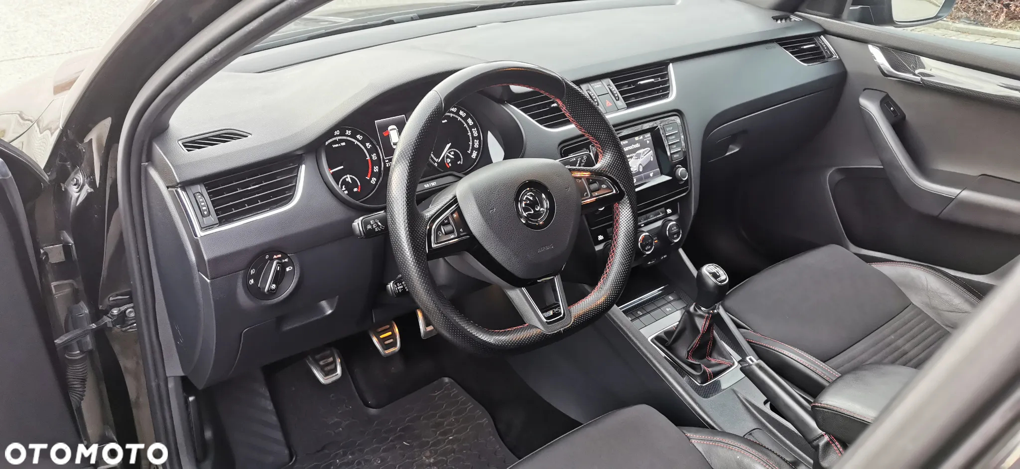 Skoda Octavia Combi 2.0 TDI RS - 17
