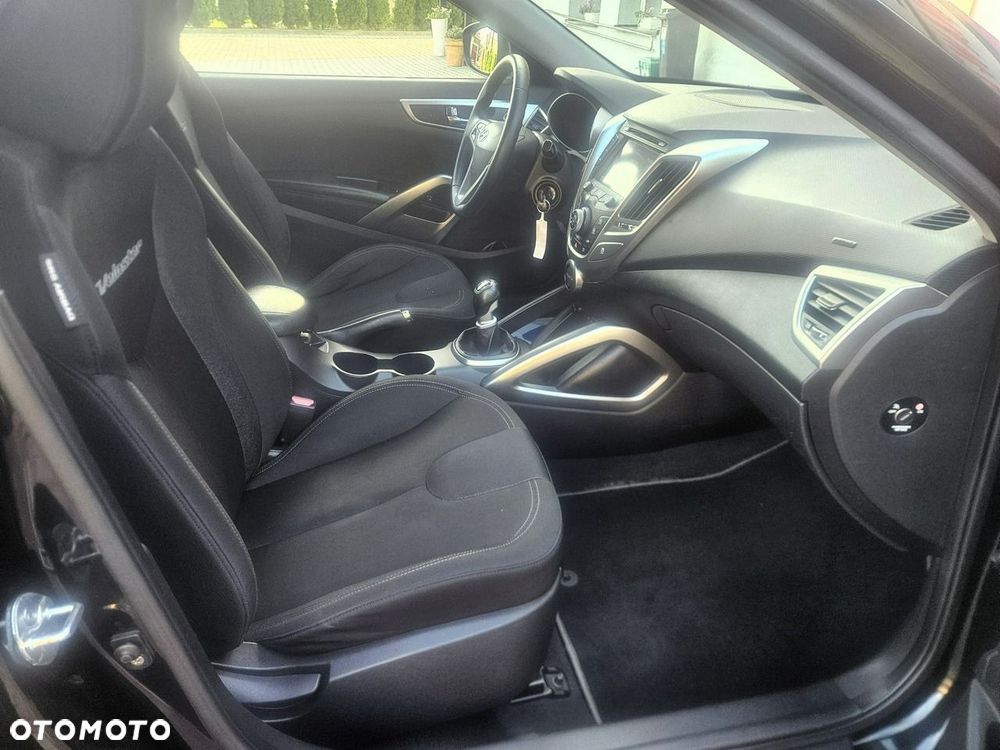 Hyundai Veloster - 34