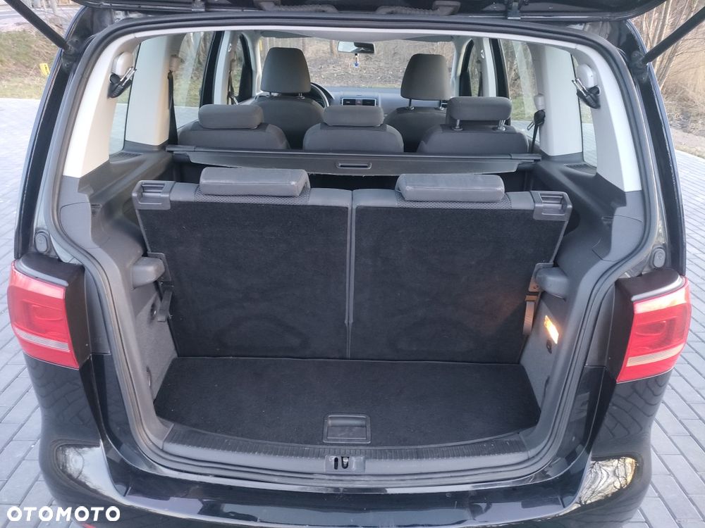 Volkswagen Touran - 8