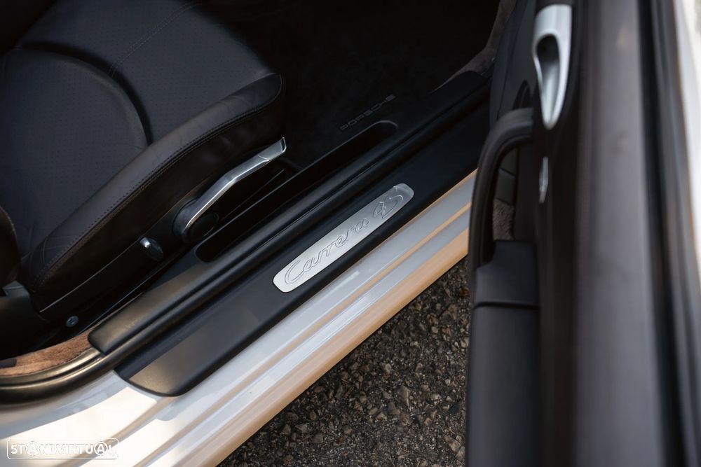 Porsche 911 (997) Carrera 4 S Cabriolet - 55