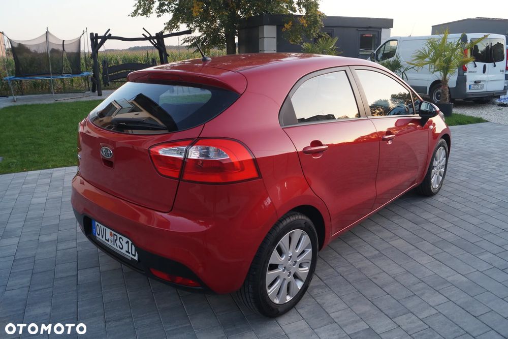 Kia Rio - 34