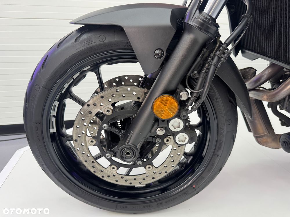 Yamaha MT - 19