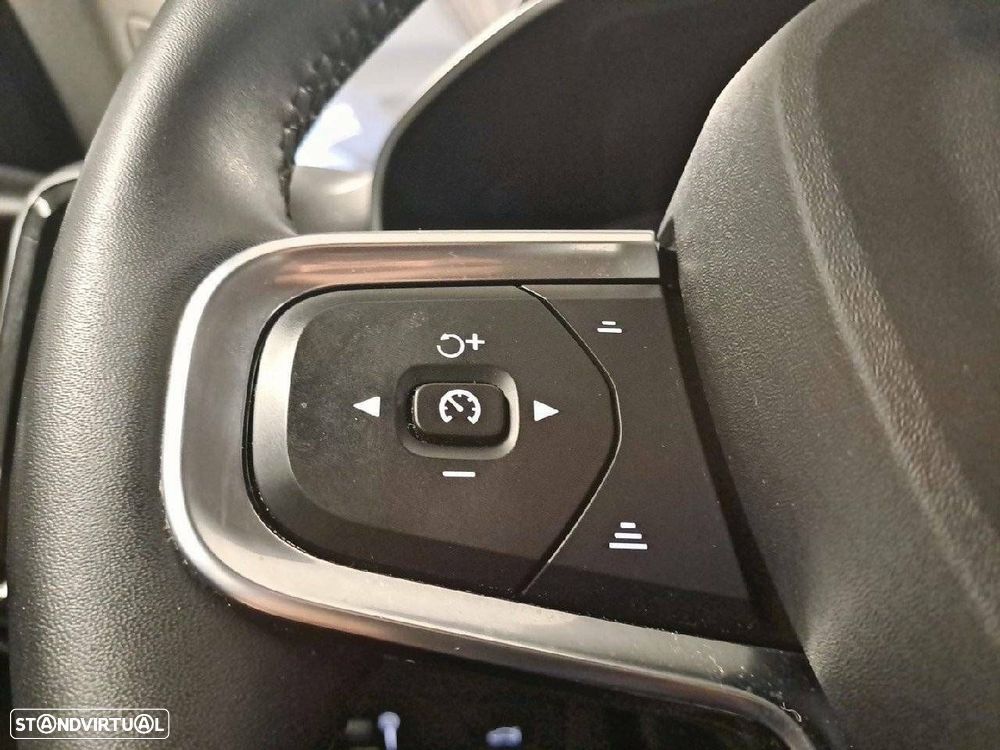 Volvo XC 40 1.5 T2 Momentum Plus Geartronic - 16