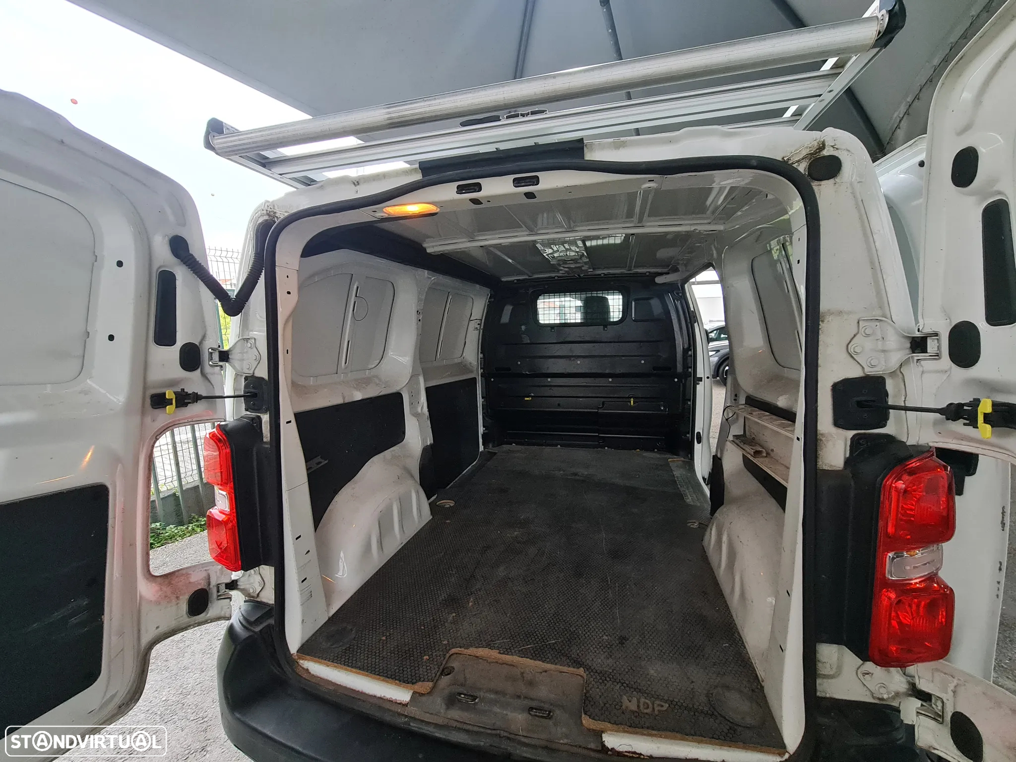 Toyota Proace 2.0 D-4D 150CV DYNAMIC * C/ Iva Incluido - 9