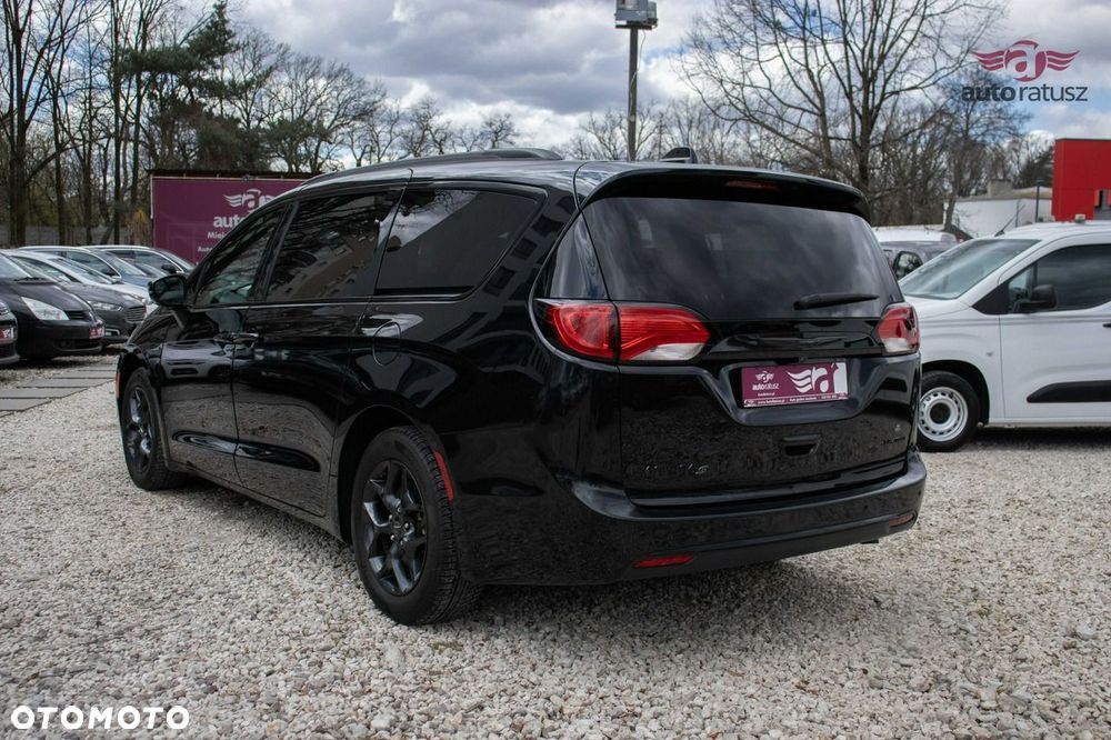 Chrysler Pacifica - 6