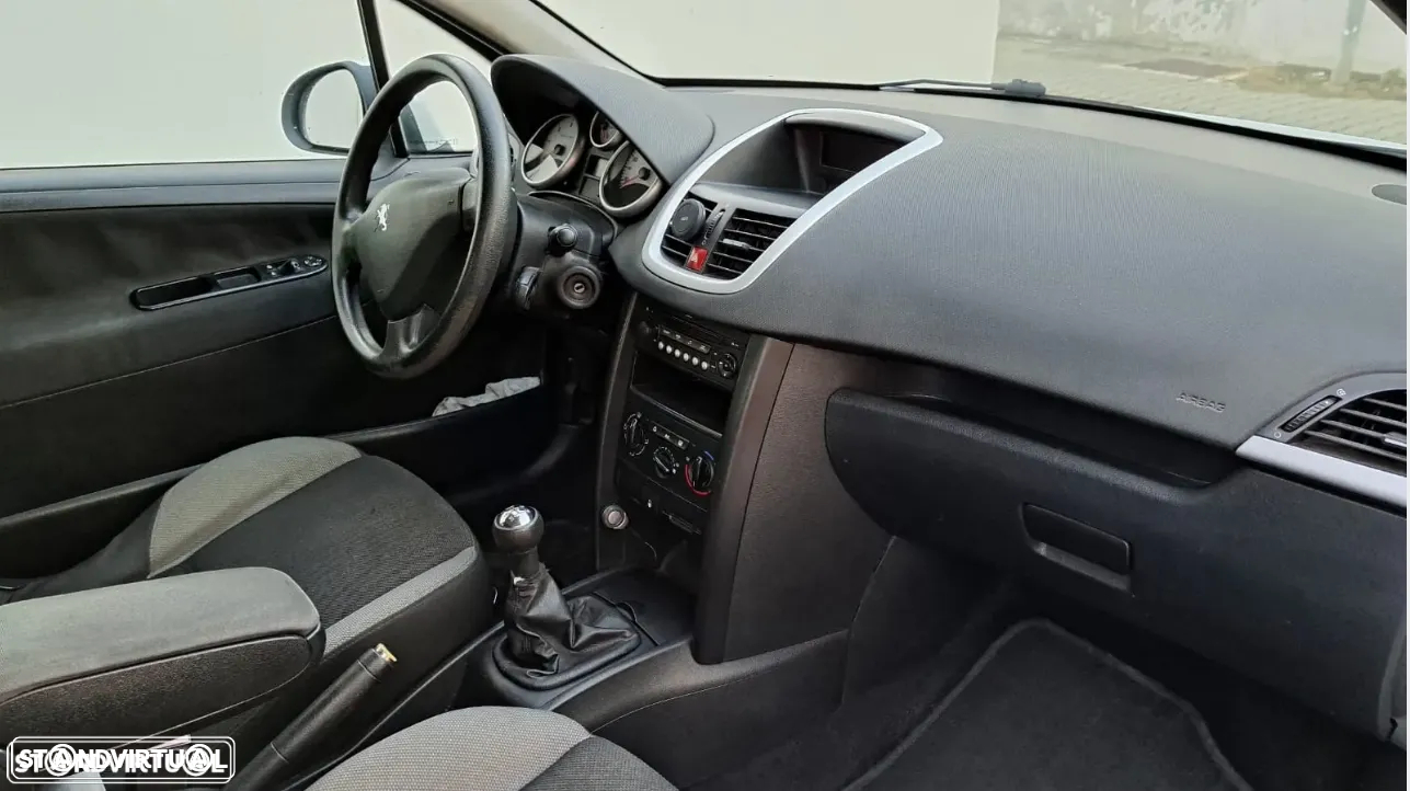 Peugeot 207 - 4