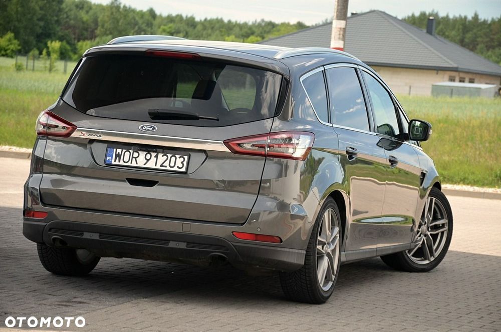 Ford S-Max - 11