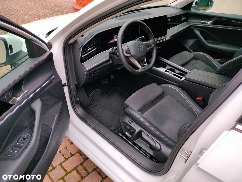 Volkswagen Passat - 11