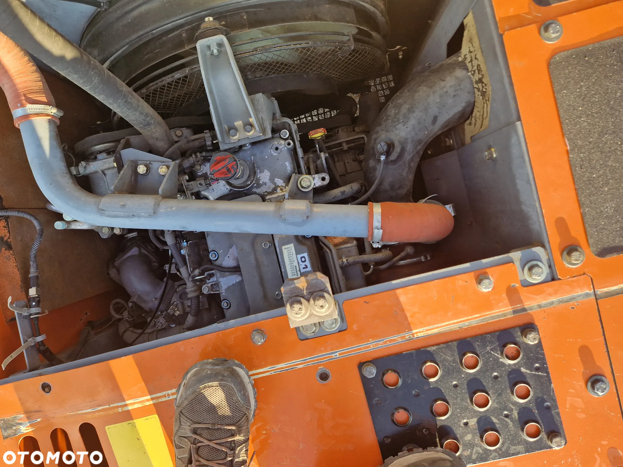 Hitachi ZX160LC-5B - 13