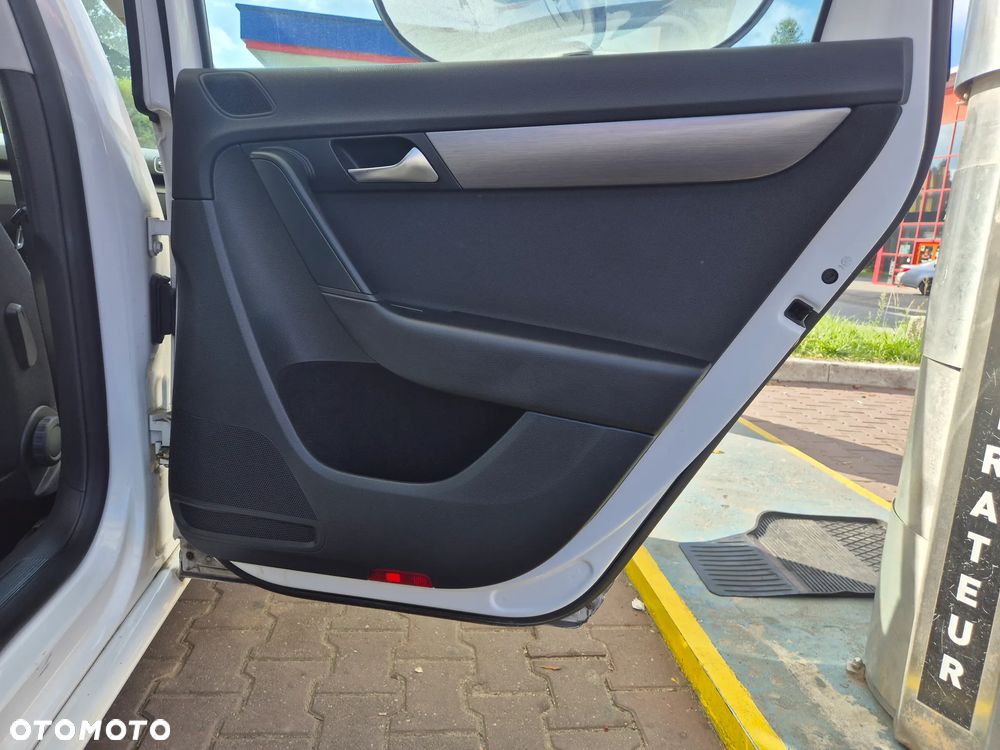 Volkswagen Passat 2.0 TDI Comfortline DSG - 32