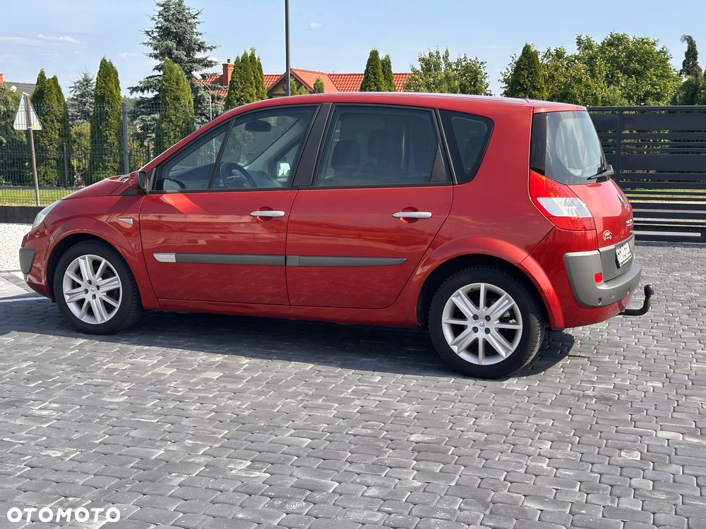 Renault Scenic 2.0 16V Avantage - 9